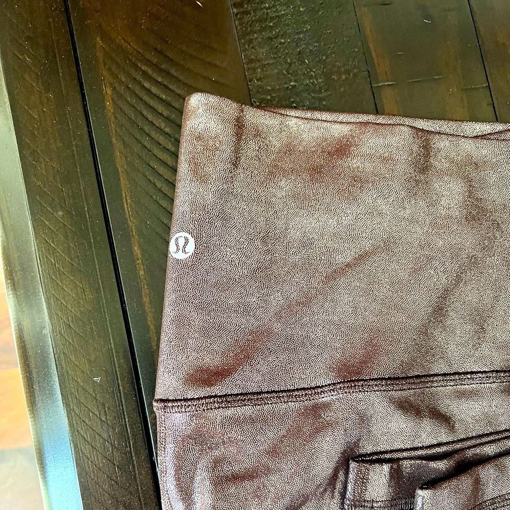 lululemon Align HR Pant 25" *Shine
LULULEMON ALIGN™ HIGH-RISE PANT 25" *S